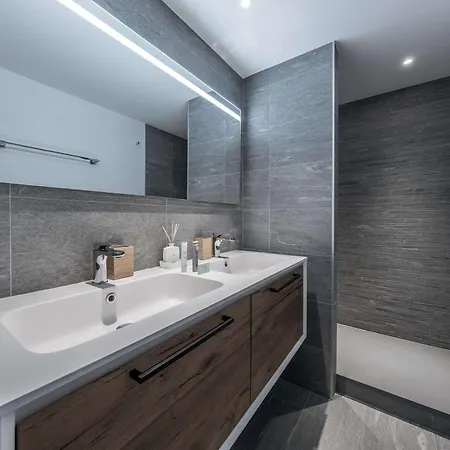 Moderne 1550, 4 Personnes, Parking, Wifi - Fr-1-631-234 דירה
